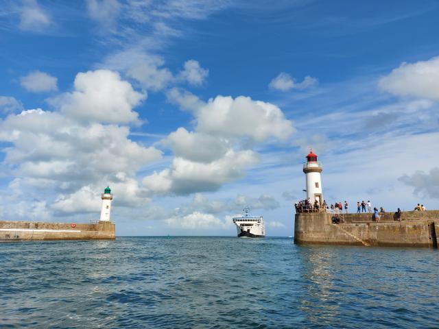 Venir à Belle-Île, traversées lignes régulières, Belle île en mer, île de Bretagne, Bretagne sud, au large du Golfe du Morbihan