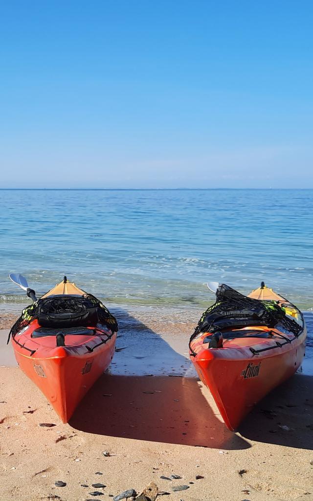 Profiter de l'océan, balade kayak de mer, Belle île en mer, île de Bretagne, Bretagne sud, au large du Golfe du Morbihan