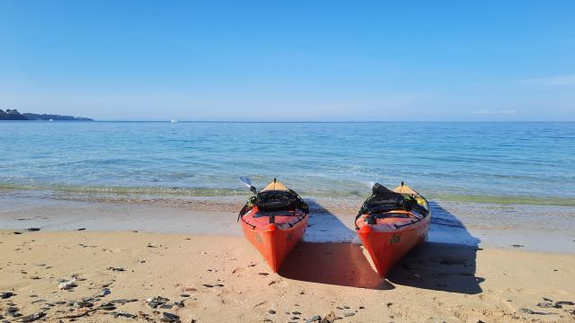 Profiter de l'océan, balade kayak de mer, Belle île en mer, île de Bretagne, Bretagne sud, au large du Golfe du Morbihan