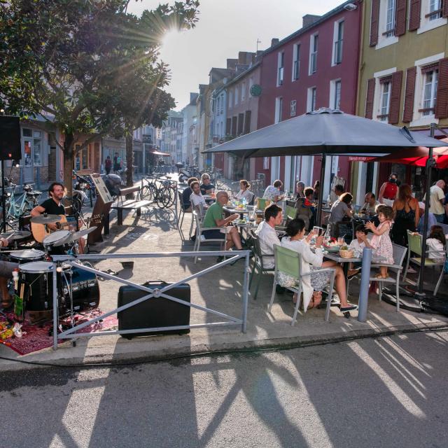 Sortir - festivals, bars, apéros, évènements, Prendre le temps - marchés, cafés, terrasses, Belle île en mer, île de Bretagne, Bretagne sud, au large du Golfe du Morbihan