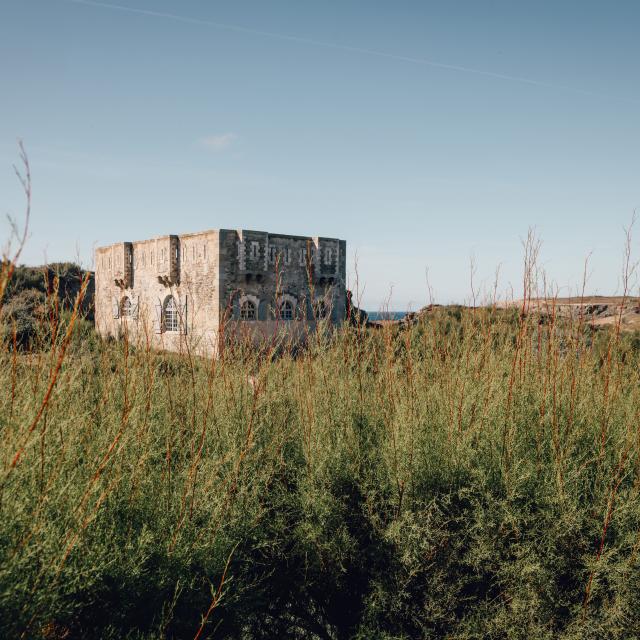 Histoire - Patrimoine bâti, menhirs, acadiens, mur de l'Atlantique, villages, Belle île En Mer, île De Bretagne, Bretagne Sud, Au Large Du Golfe Du Morbihan