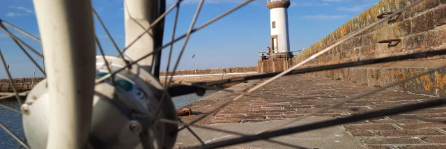 Sillonnez la plus grande et la plus vallonnée des îles bretonnes au large du Golfe du Morbihan en Bretagne Sud