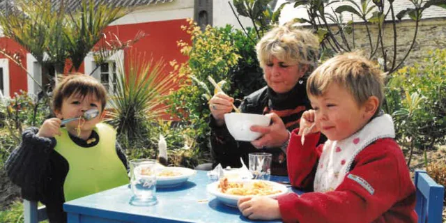 Auriane Casters En Famille Le Poney Bleu